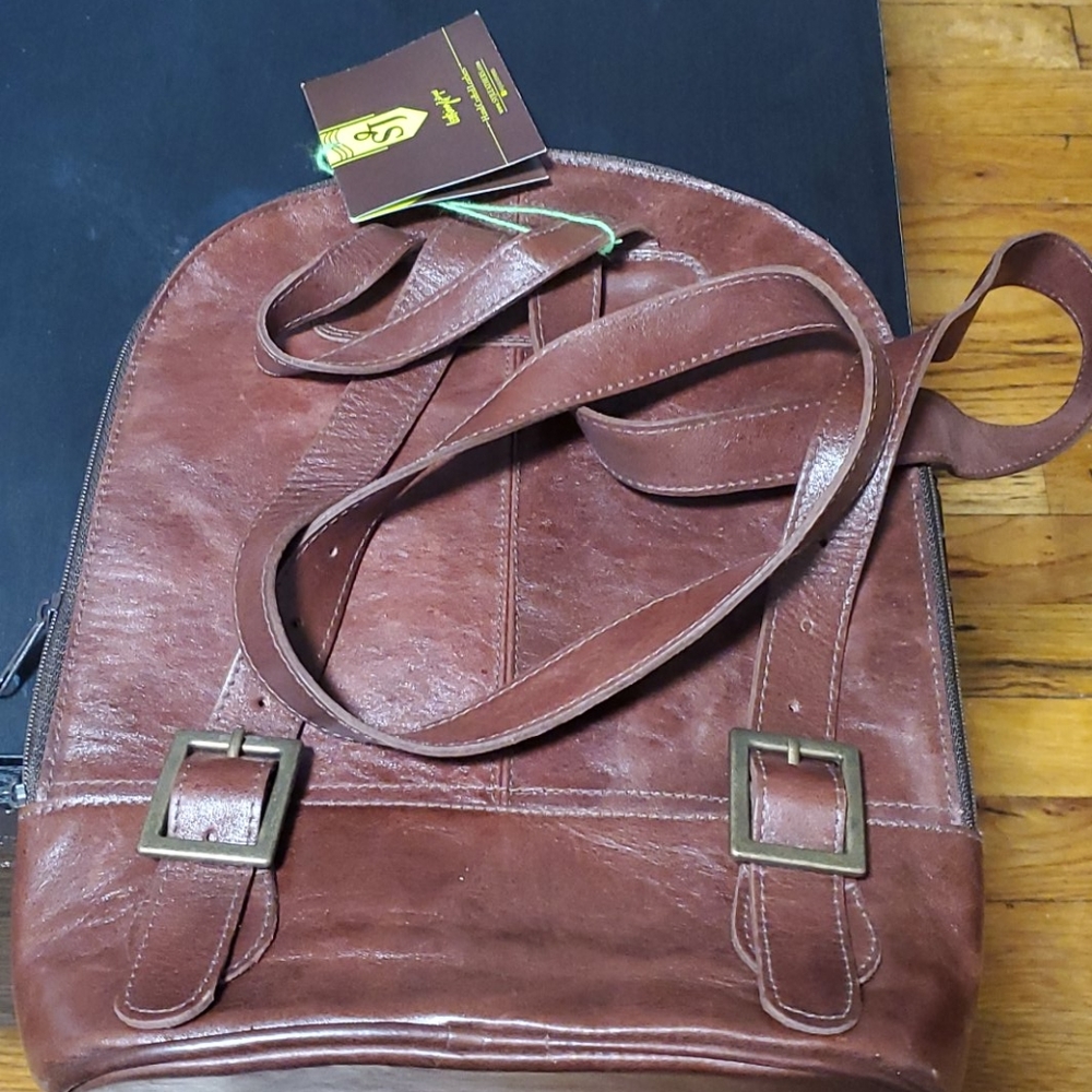 Leather backpack - Picture 2 of 3